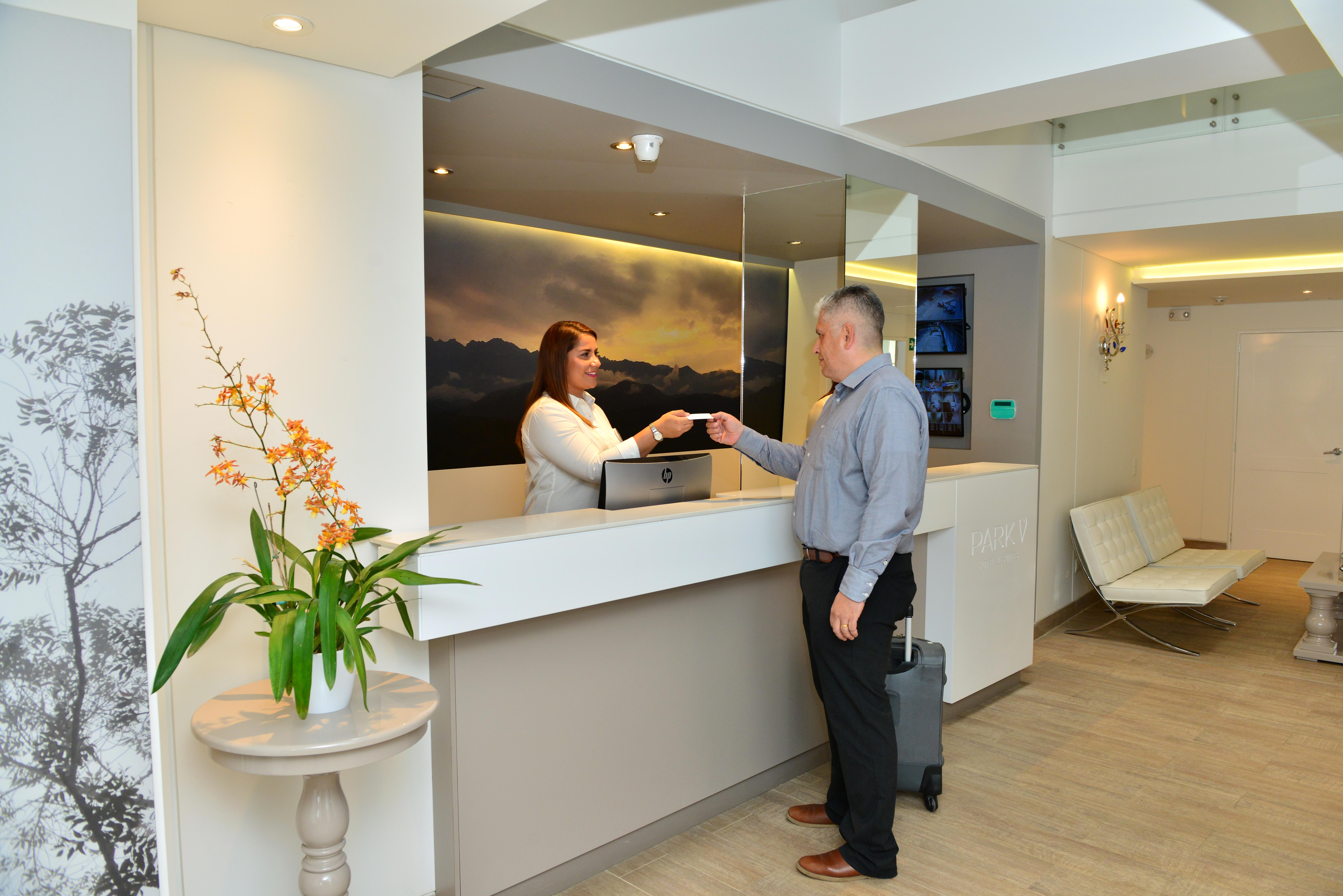 Park V Hotel & Suites Кали Екстериор снимка