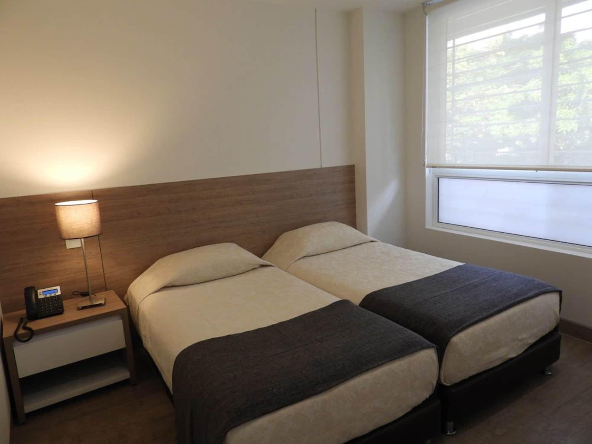 Park V Hotel & Suites Кали Екстериор снимка